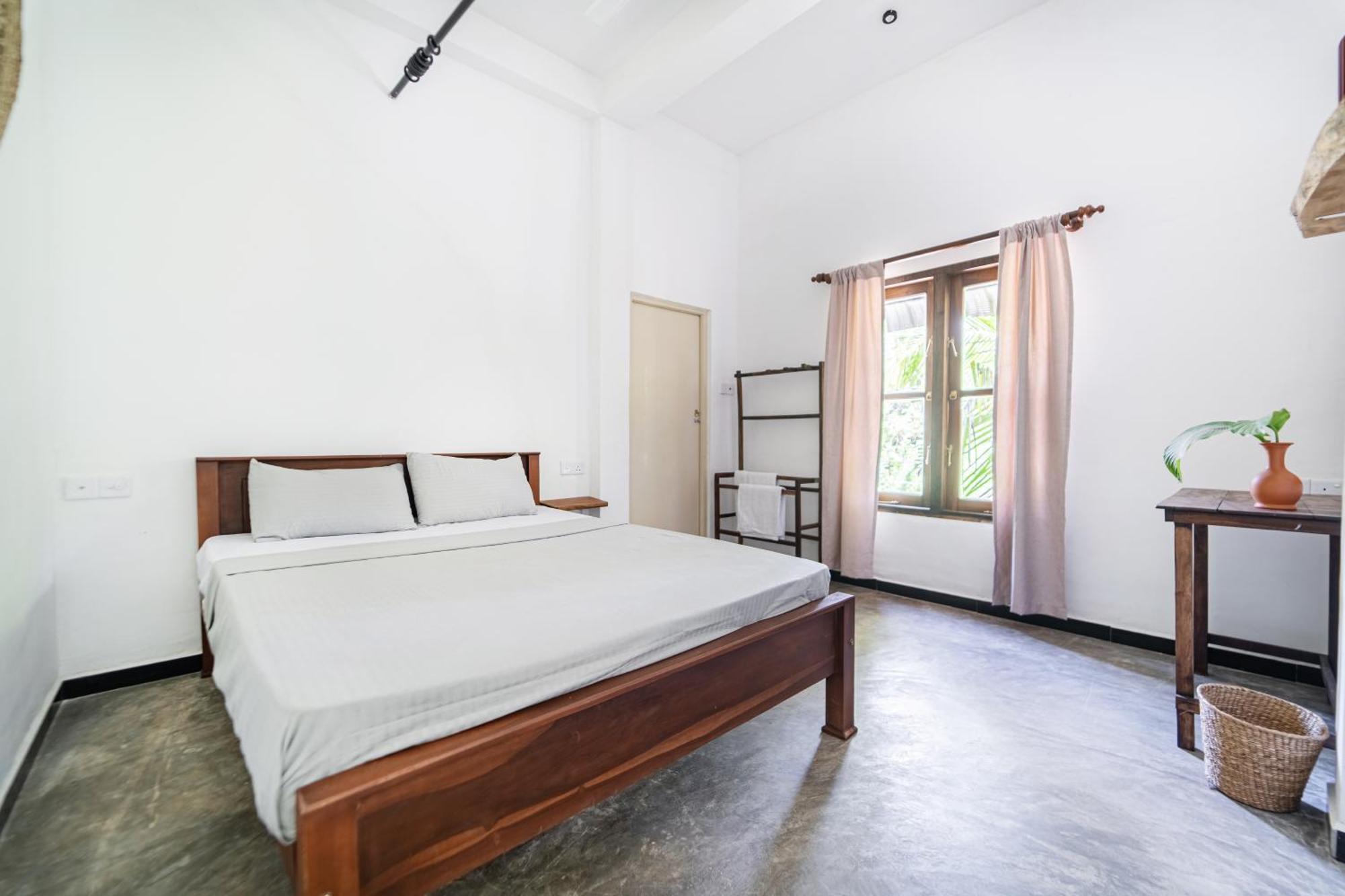 Drifter - Rooms & Food Midigama Exterior photo